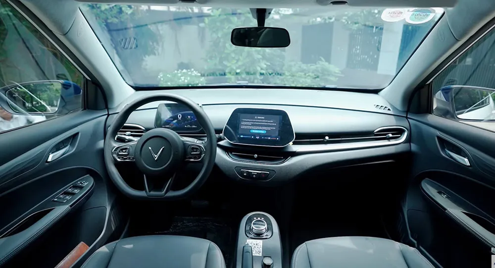 H&igrave;nh ảnh thực tế nội thất VinFast VF5