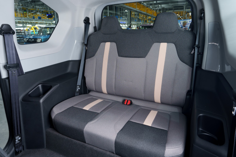 Khoang phía sau có thể tận dụng để hành lí