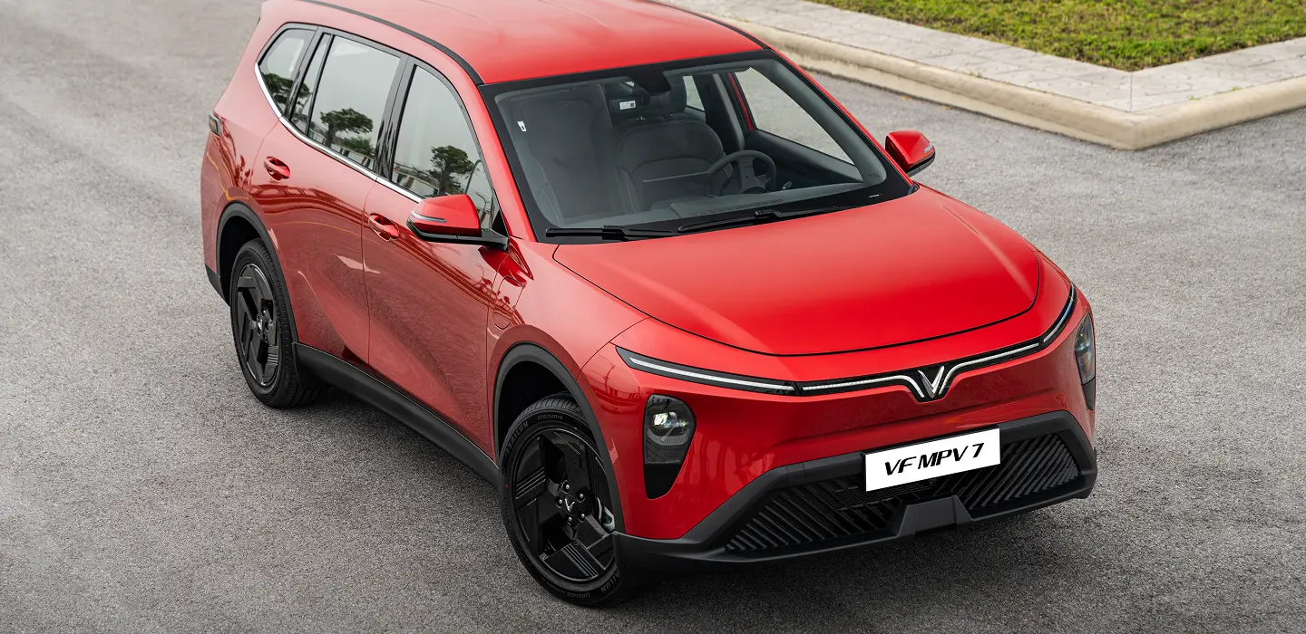 VinFast chính thức ra mắt MPV 7 chỗ cho gia đình
