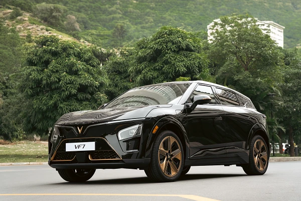 VinFast VF 7 mẫu xe được vinh danh xuất sắc nhất năm 