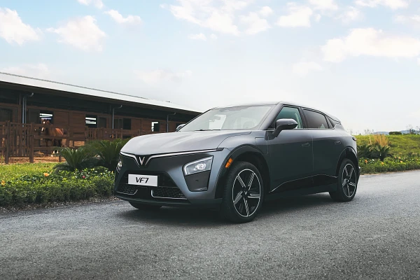 VinFast VF 7 mẫu SUV điện thể thao đầy cá tính 