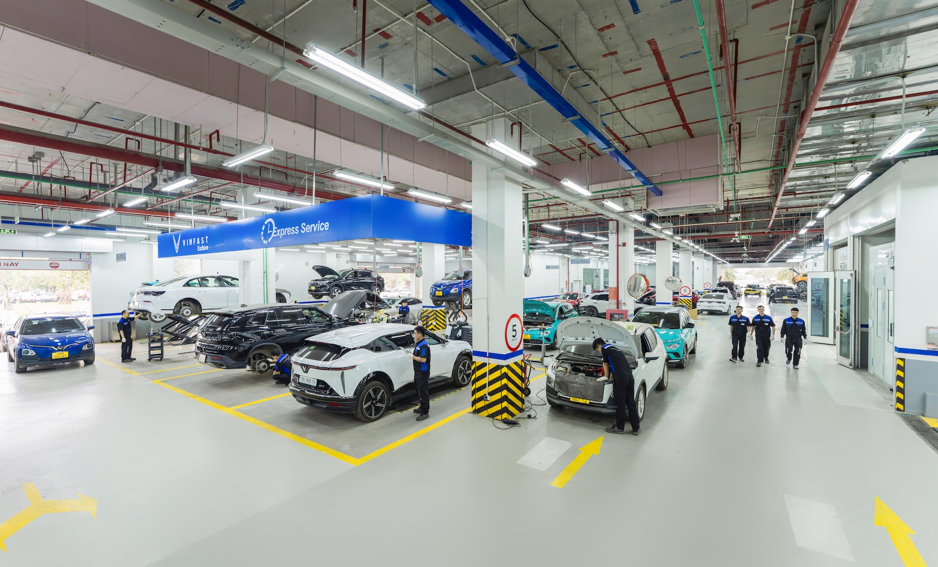 Xưởng dịch vụ VinFast đạt ti&ecirc;u chuẩn 