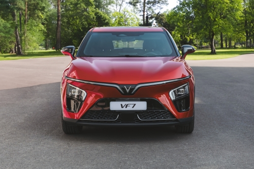 Giá Lăn Bánh VF7 Mới Nhất 2025: Ưu Đãi Hấp Dẫn